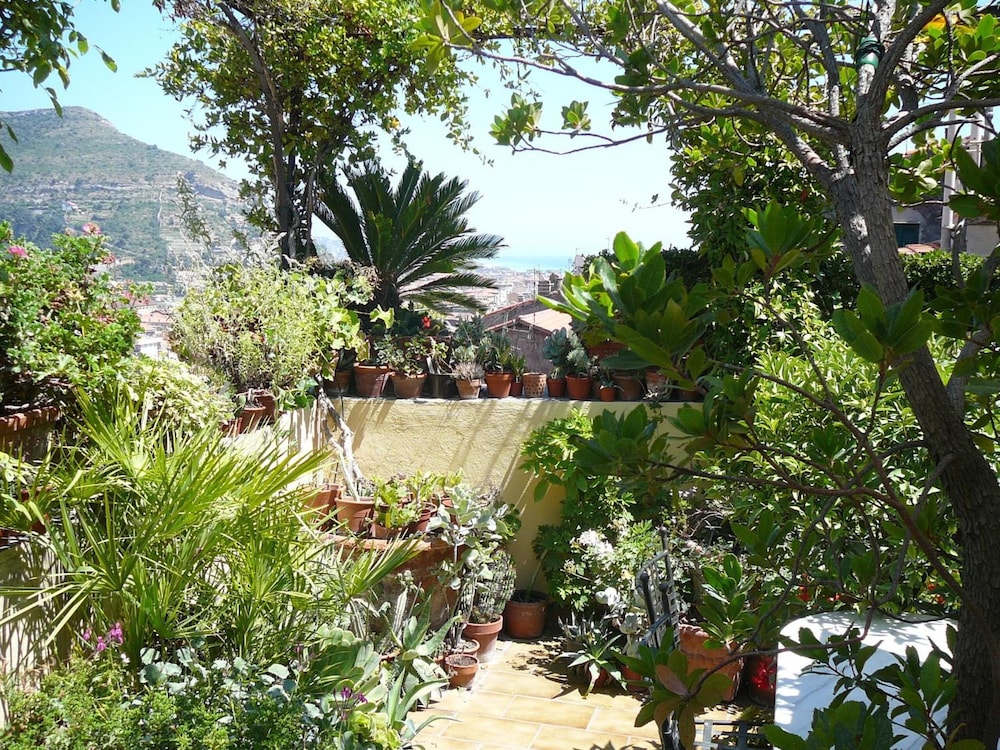 La Terrazza Dei Pelargoni B&B 37/44