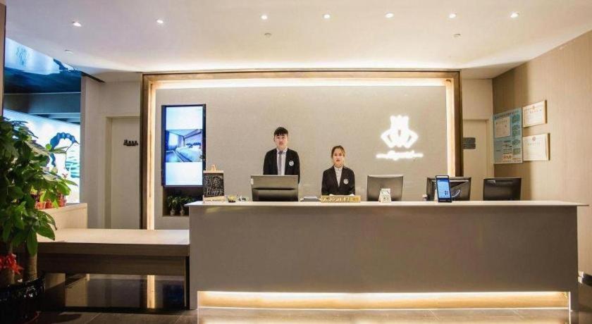 Magnolia Hotel (Yixing bus station store) 8/64