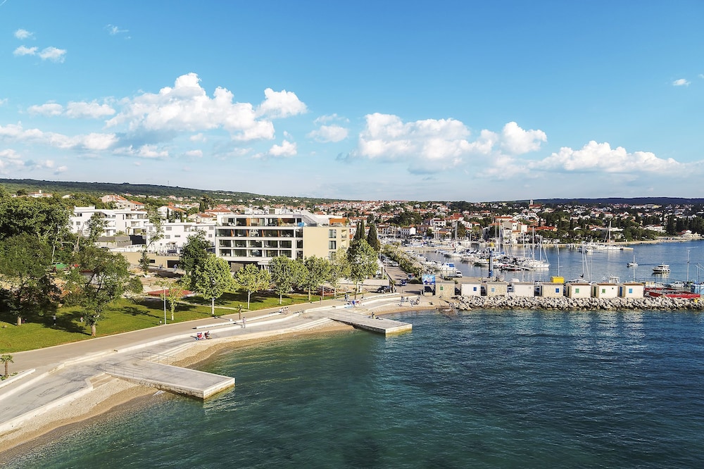 Riva Luxury Hotel 59/69