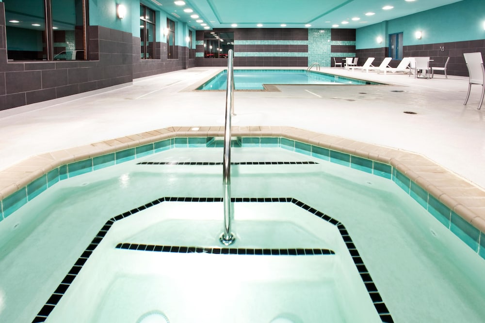 Holiday Inn Express Hotel And Suites Norfolk Airport 23/60