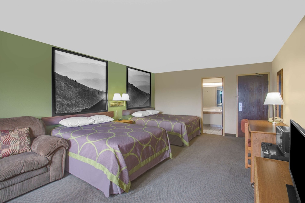 Super 8 by Wyndham Christiansburg/Blacksburg Area 16/20