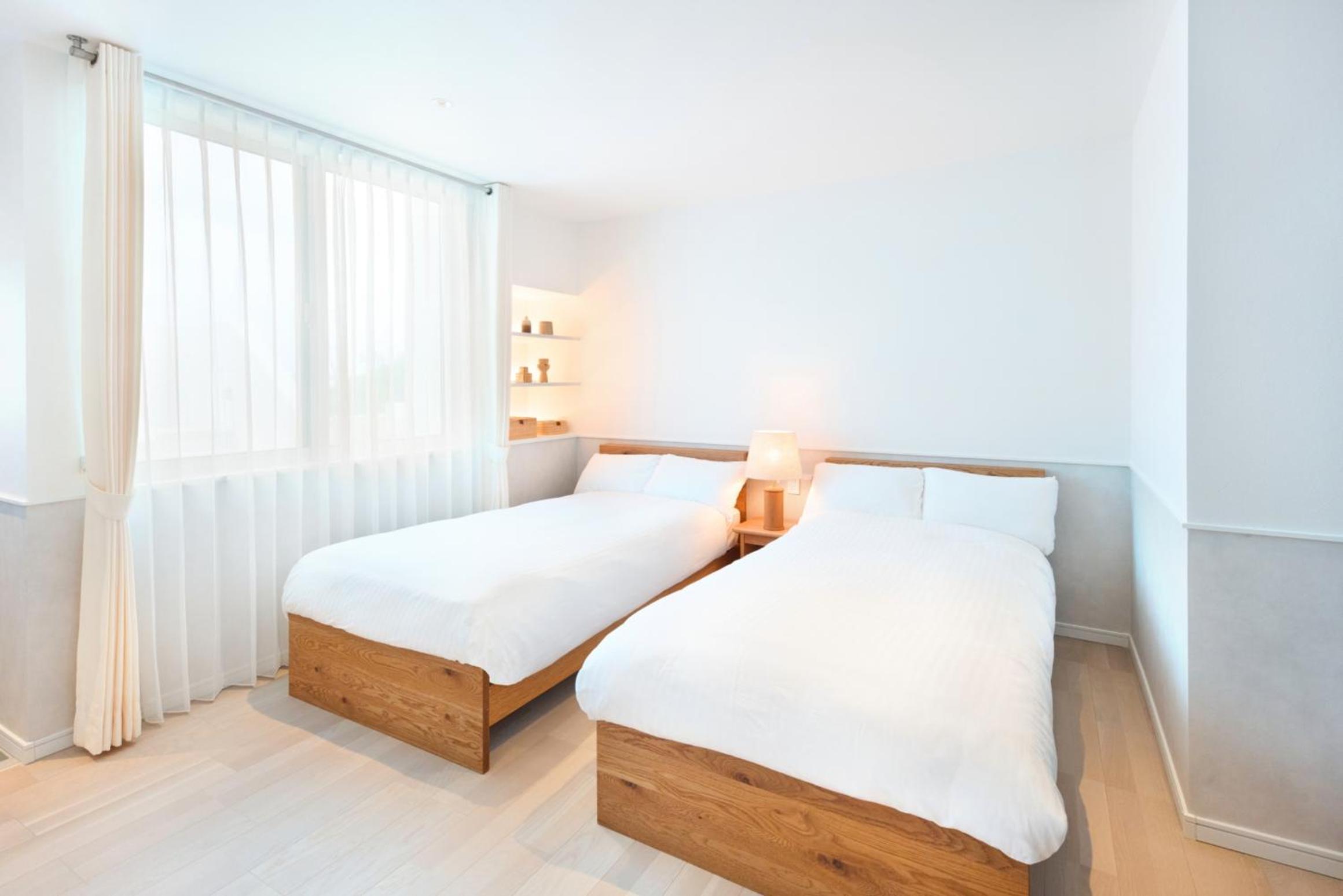 Standard, Twin Beds, 2 Sofa