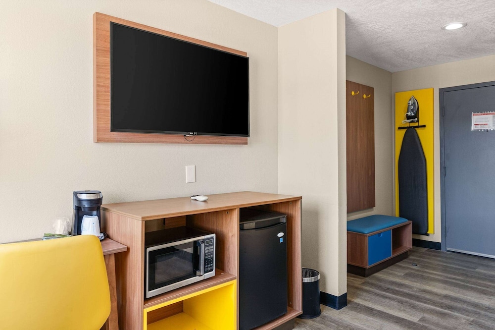 Days Inn by Wyndham Albuquerque I-25 32/50