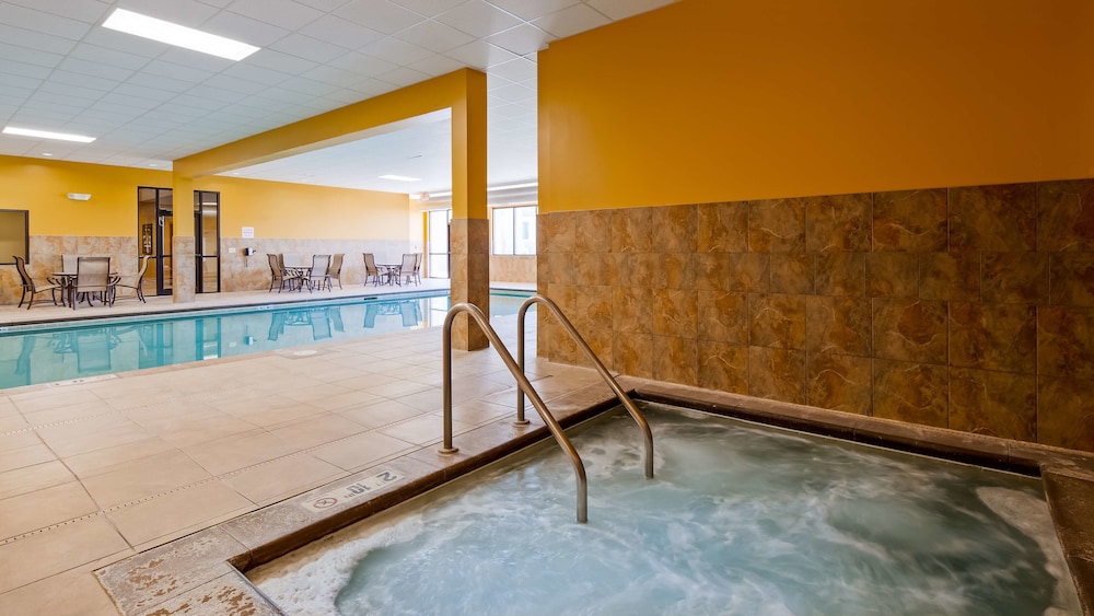 Best Western Plus Mid Nebraska Inn & Suites 11/41