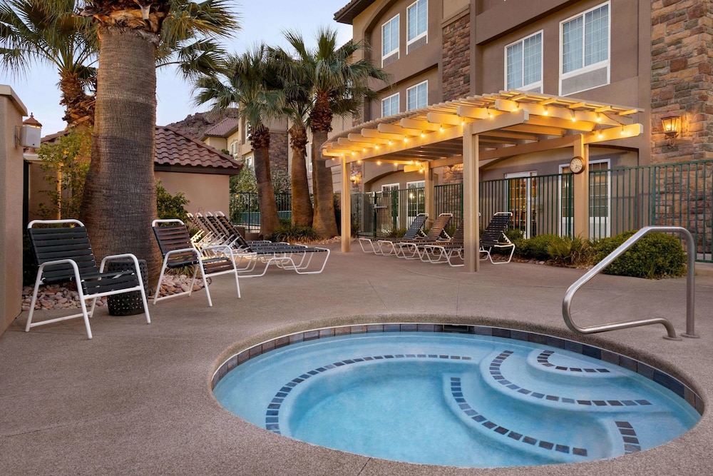 La Quinta Inn & Suites by Wyndham St. George 1/69