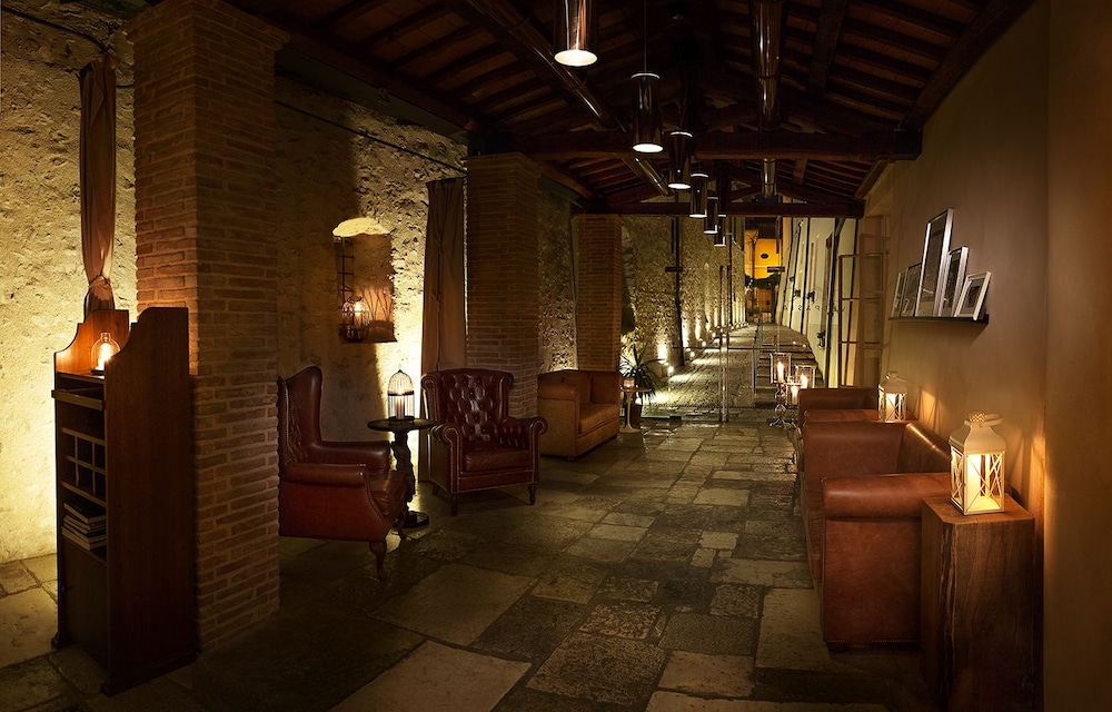 Palazzo Seneca 43/66