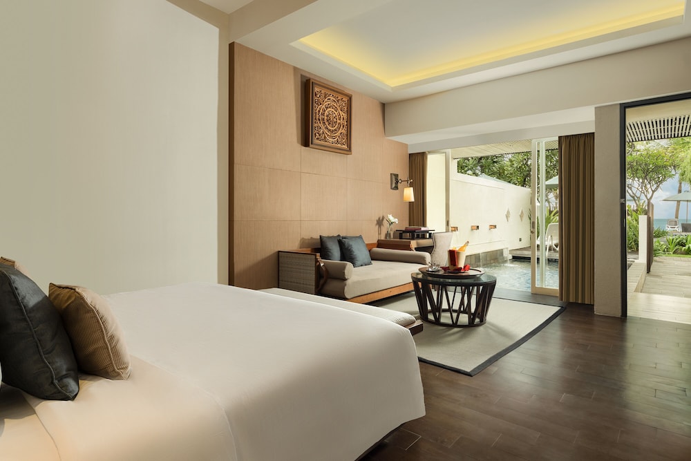 SUITE, BEACH FRONT