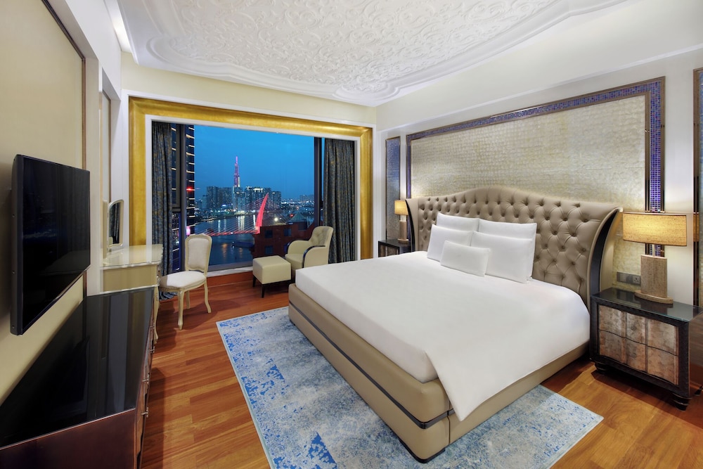The Reverie Saigon Residential Suites 26/76