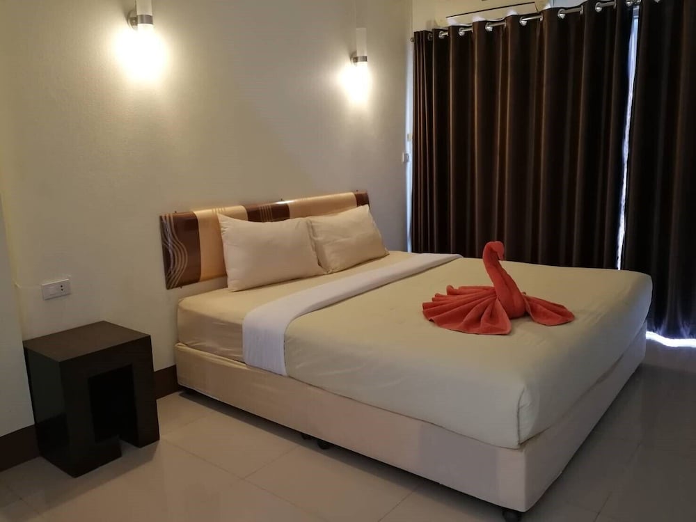 The Room Hotel 20/50