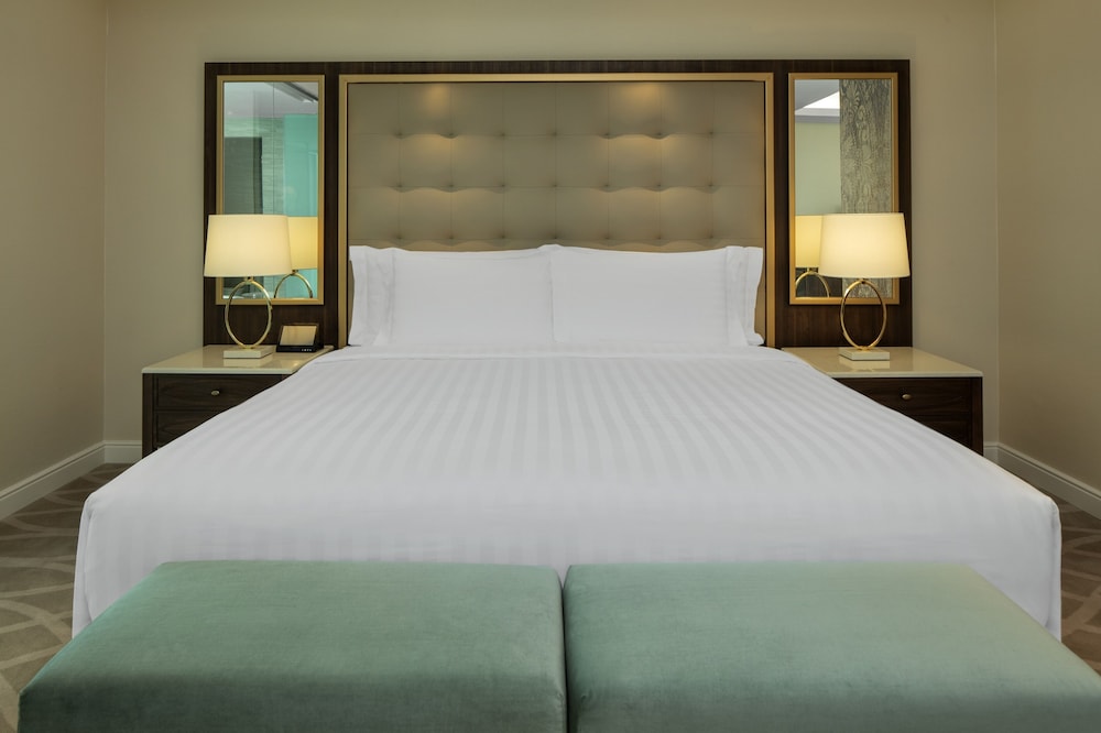 Dusit Doha Hotel 13/66