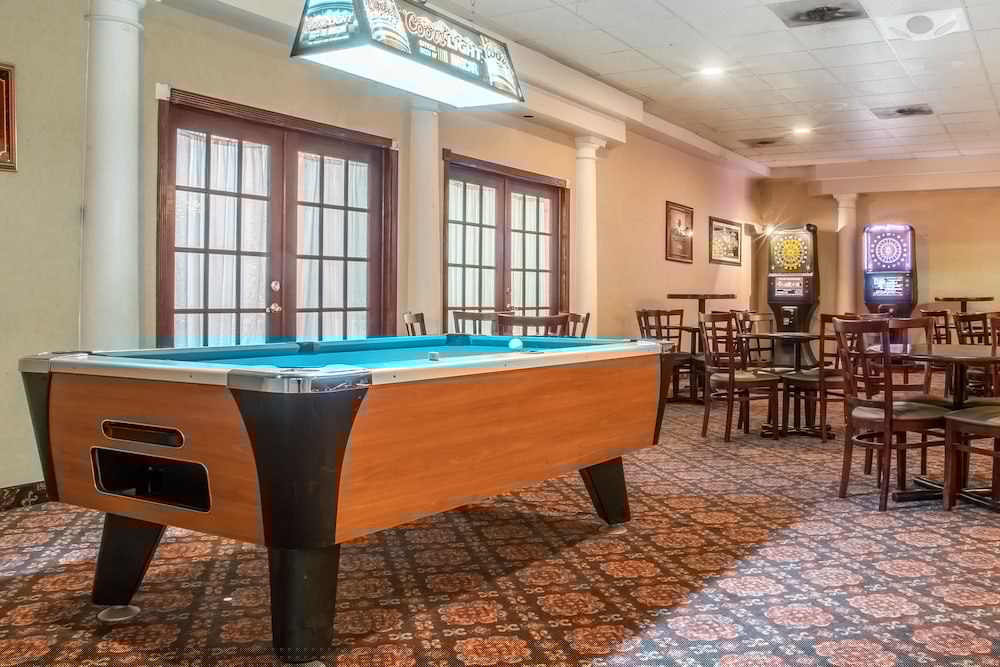 Quality Inn Suites Palm Island Indoor Waterpark 50/67
