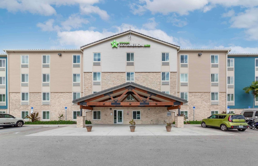 WoodSpring Suites Deerfield Beach 25/30