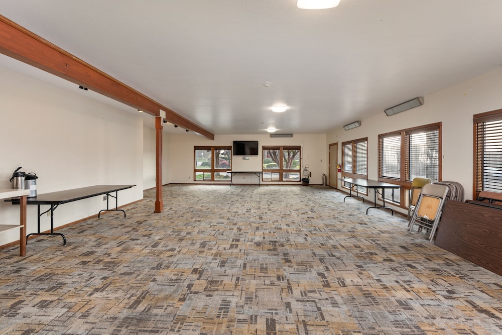 Harbor Lite Lodge 32/50
