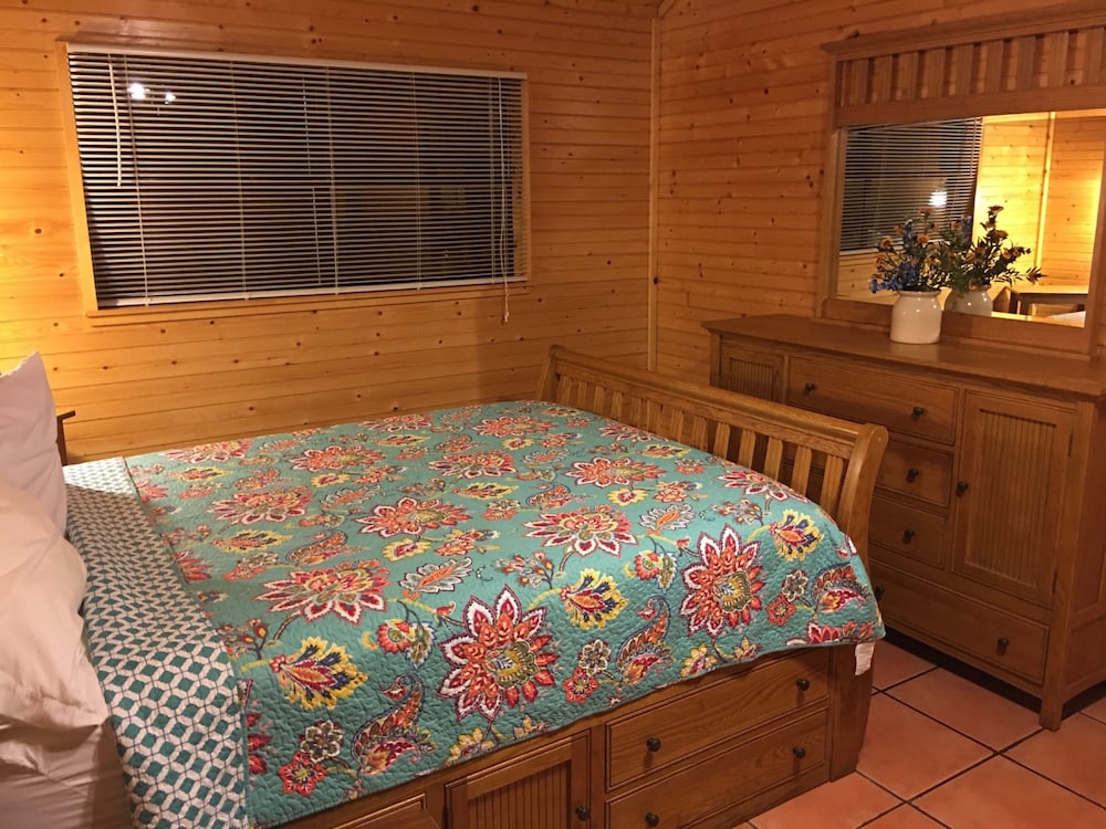 Frio Springs Lodges 21/50