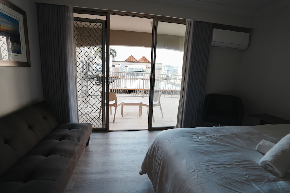 Studio, Apartment, 2 Queen Beds, No Balcony
