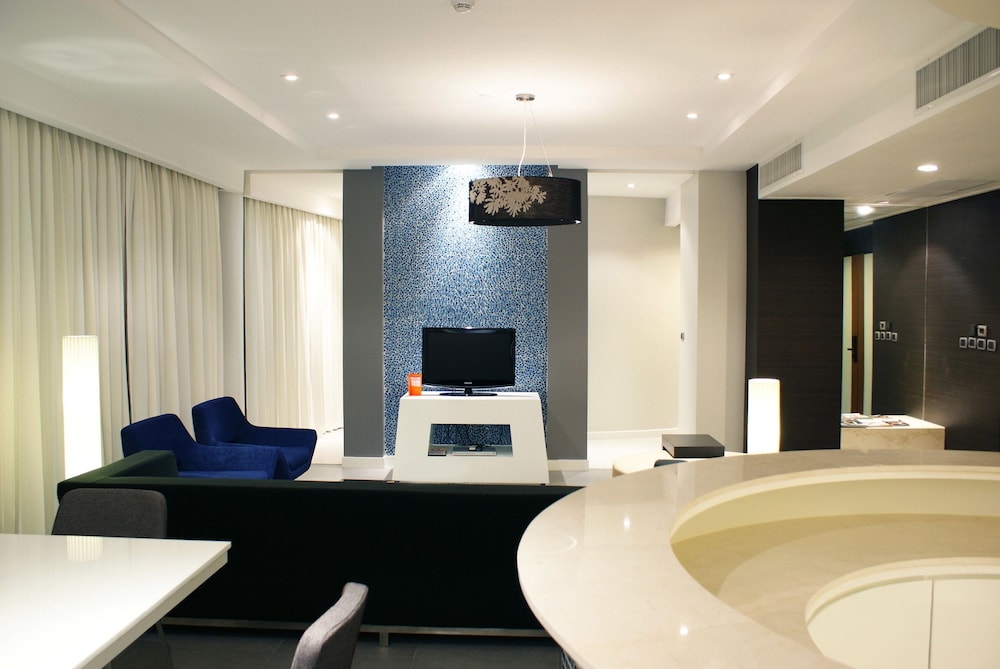 The Zign Hotel 35/50