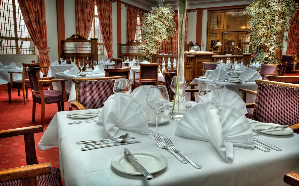 The Lucan Spa Hotel 50/65
