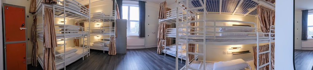 Book a Bed Hostels (ex. Venture Hostel) 4/64