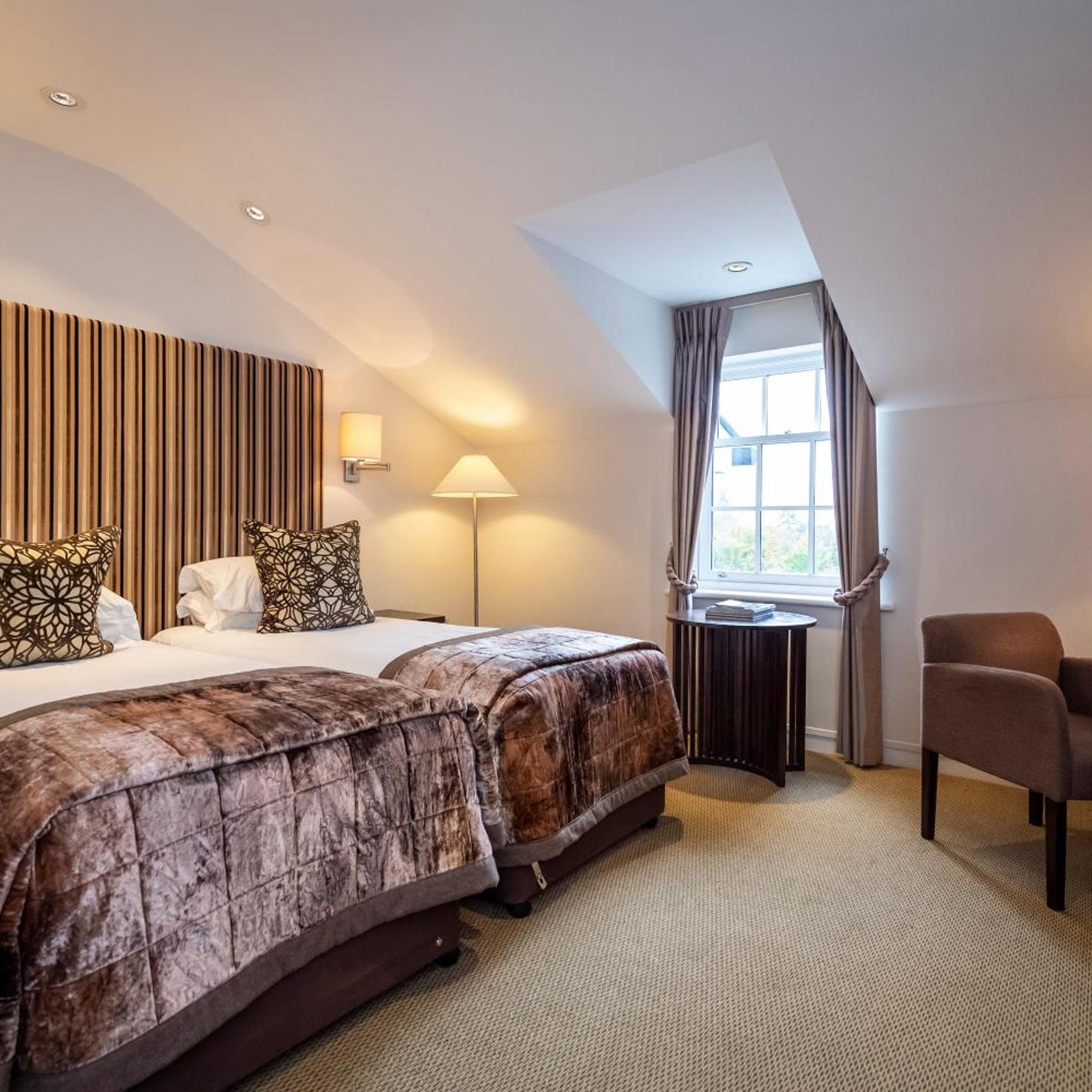 Superior, Twin Beds