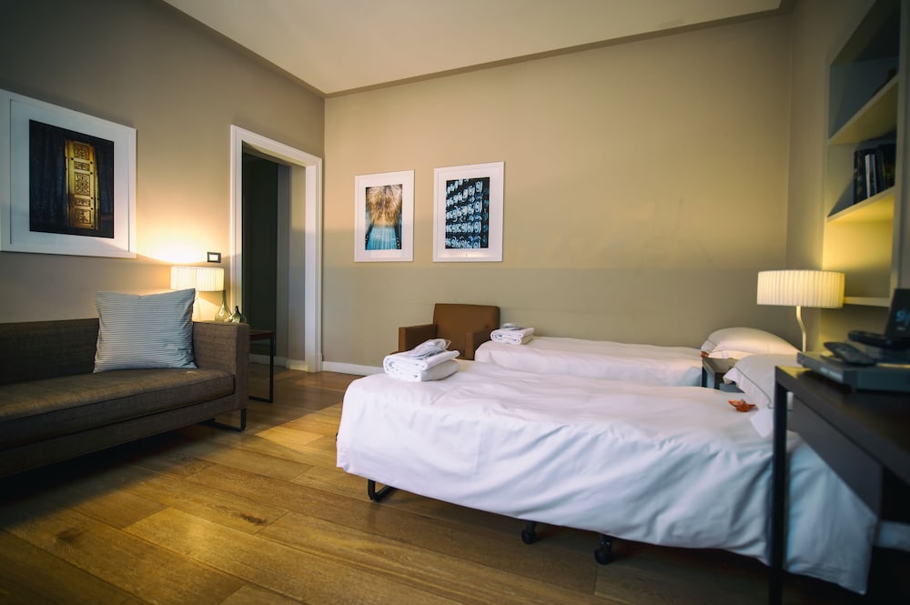 Glamour, Family Suite, Deluxe, Double and Twin Beds