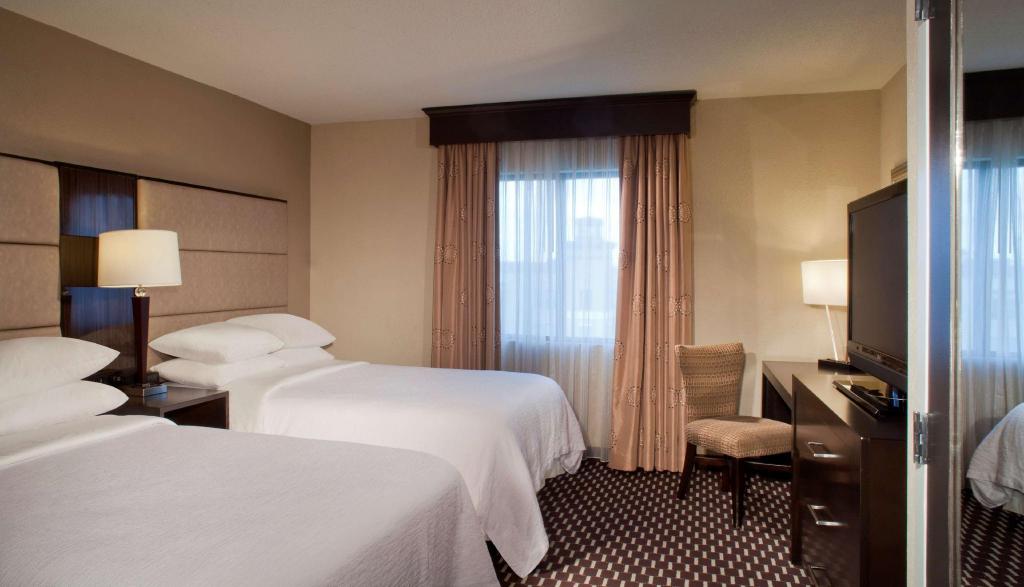 PREMIUM, SUITE, 2 DOUBLE BEDS, CORNER