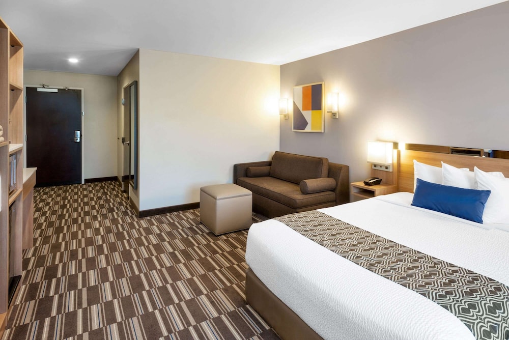 Microtel Inn and Suites by Wyndham Warsaw 18/42