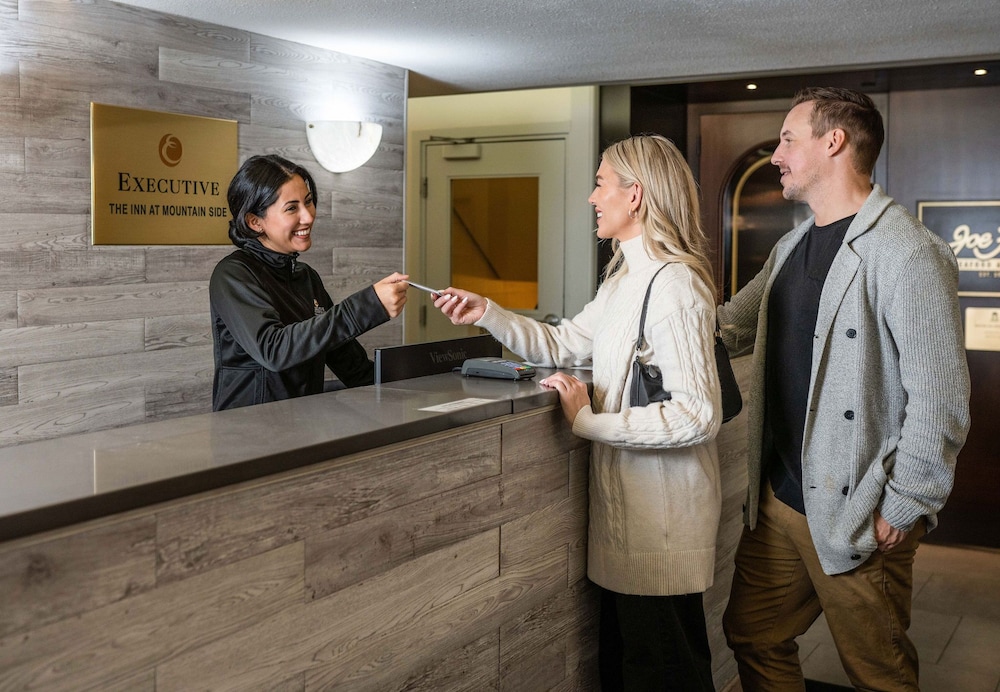 Mountain Side Hotel Whistler By Executive 6/63