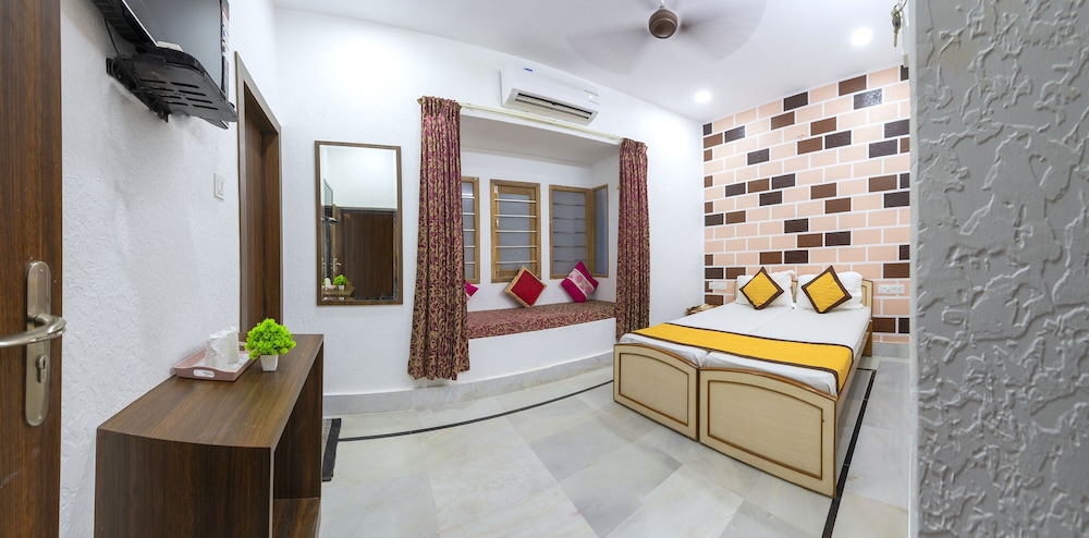 Hotel Akashdeep 8/50