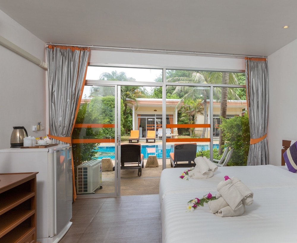 Phuket Sea Resort 19/50
