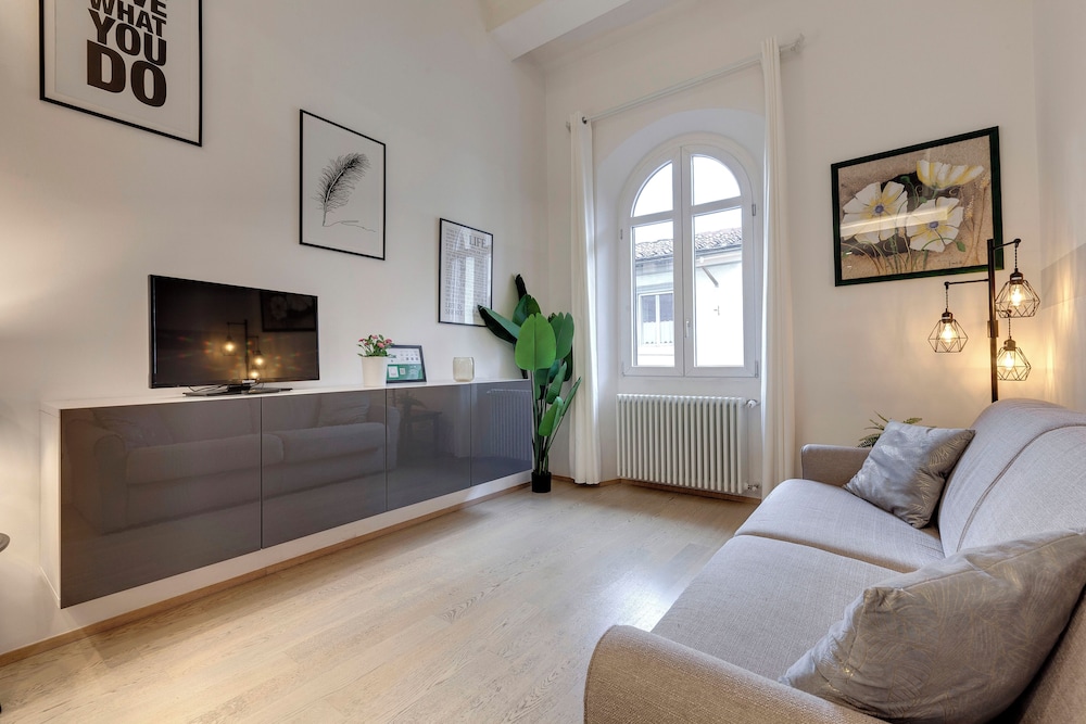 Mamo Florence - Zanobi s Apartment 24/45