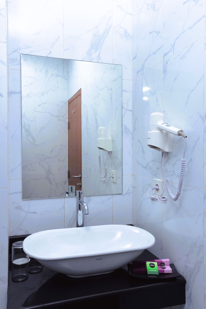 Hotel Dafam Rio Bandung 56/59