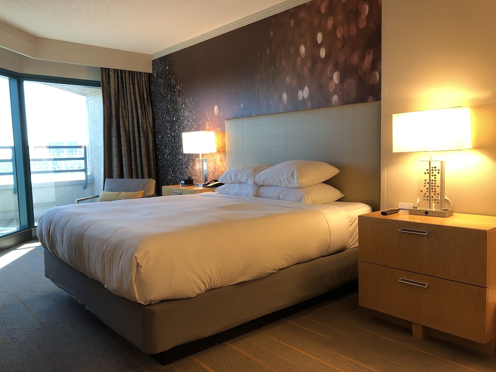 Room, King Bed, Balcony
