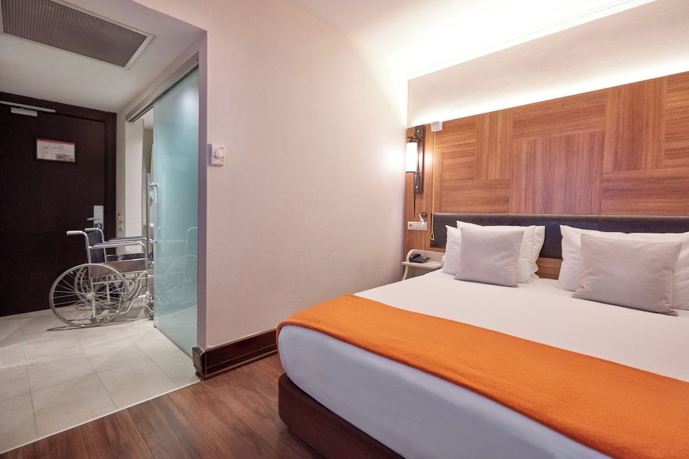 ROOM, DOUBLE BED, ACCESSIBLE