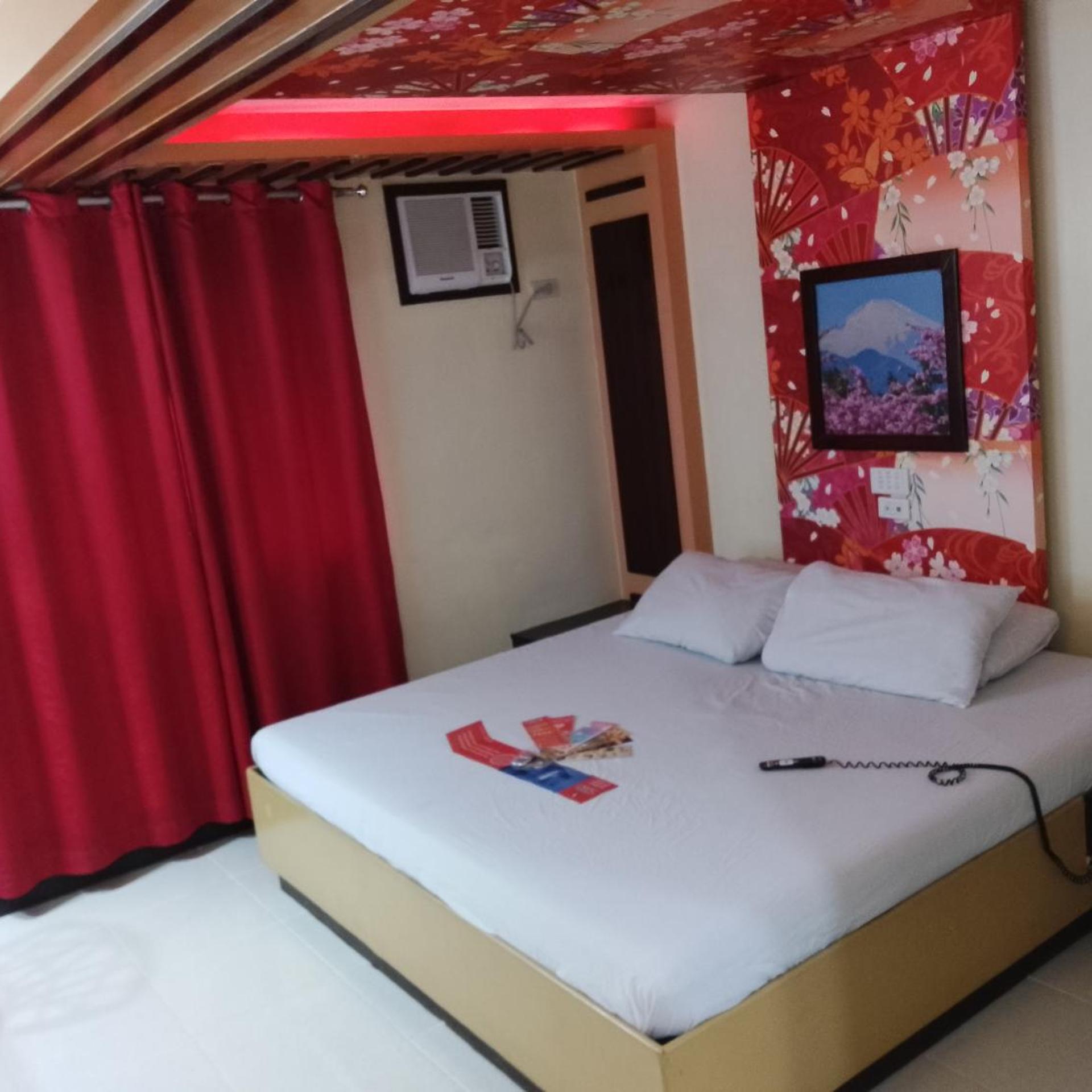 Regency, King Bed