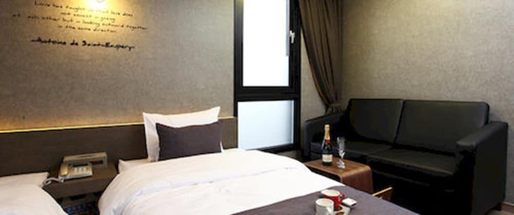 S Hotel 25/44