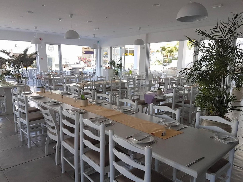Melini Hotel Suites 28/43