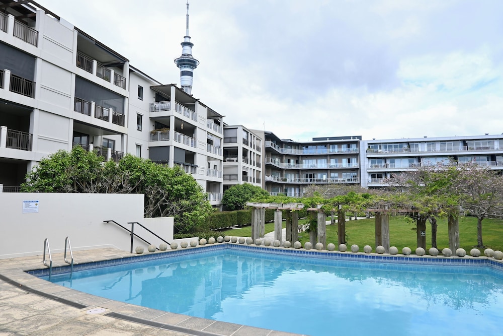 Ohtel Auckland 2/50