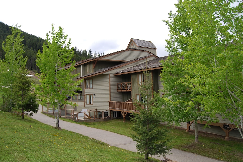 Panorama Mountain Resort Pine Inn 3/57
