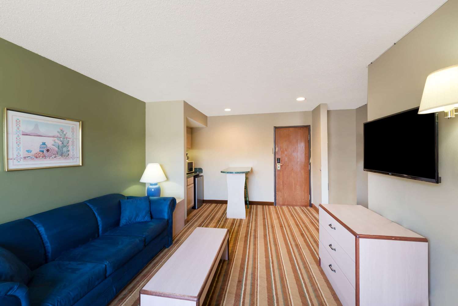 Super 8 by Wyndham Socorro 3/9