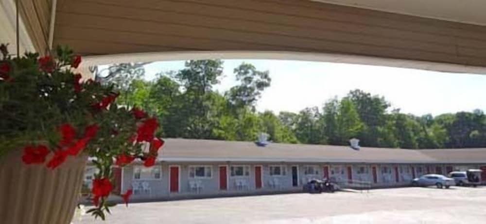 Gorham Motor Inn 10/58