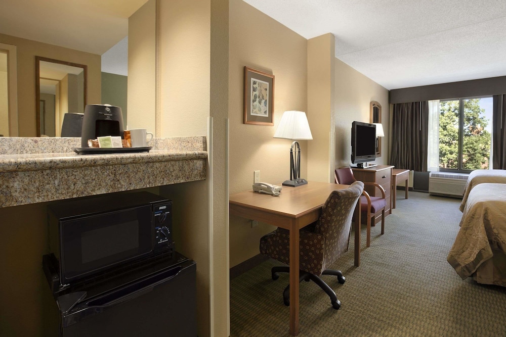 Wingate By Wyndham Little Rock 28/34