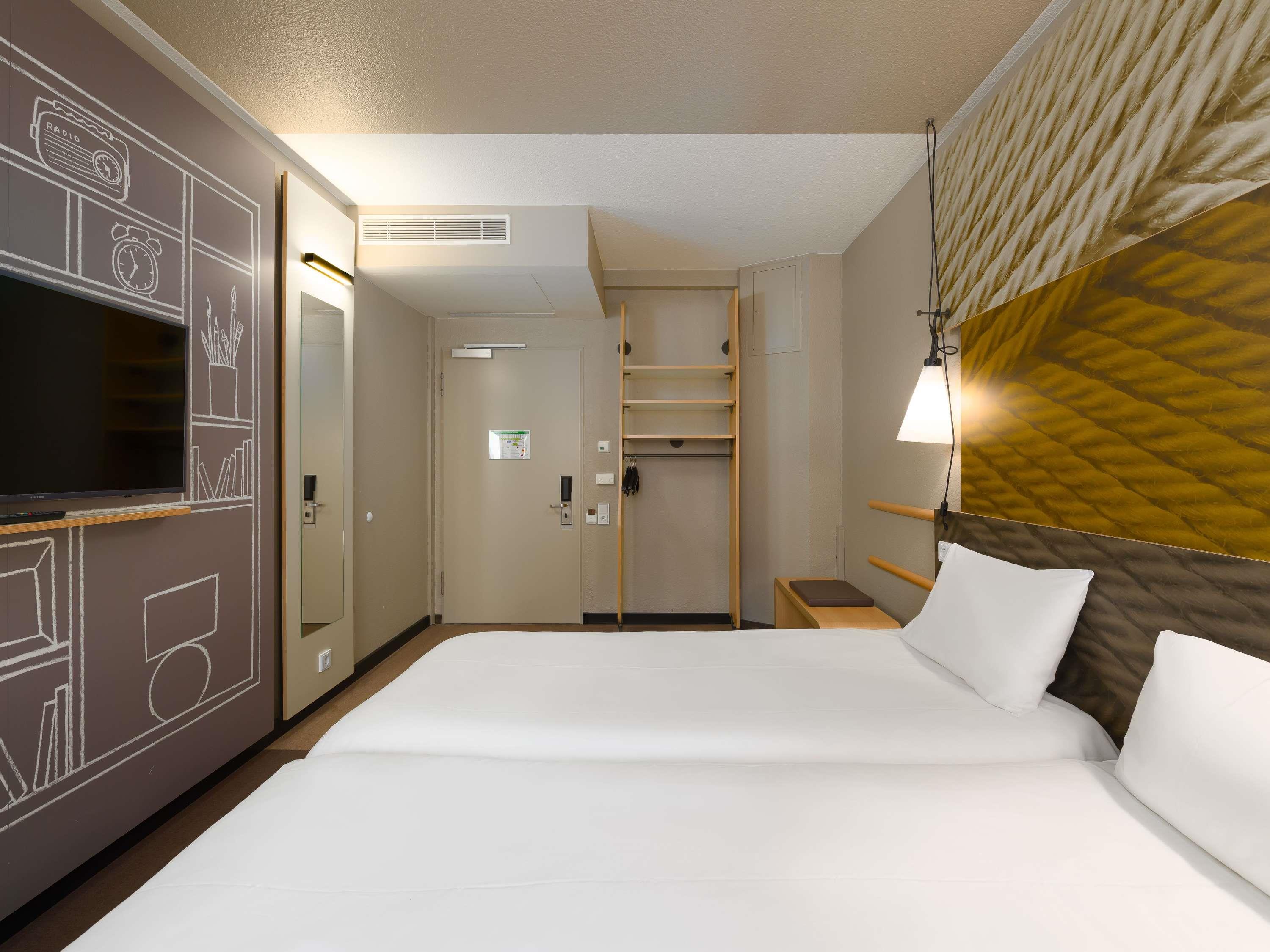 STANDARD, DOUBLE BED, ACCESSIBLE
