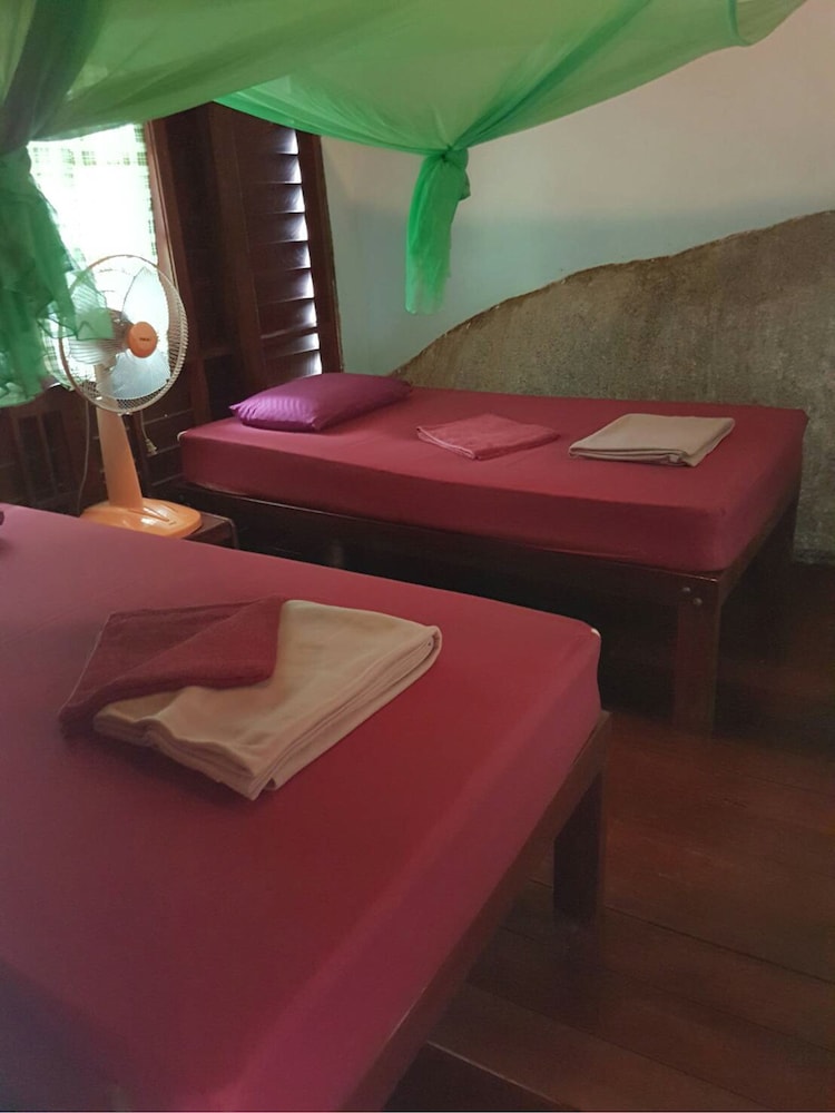 Phanom Bencha Mountain Resort 14/38