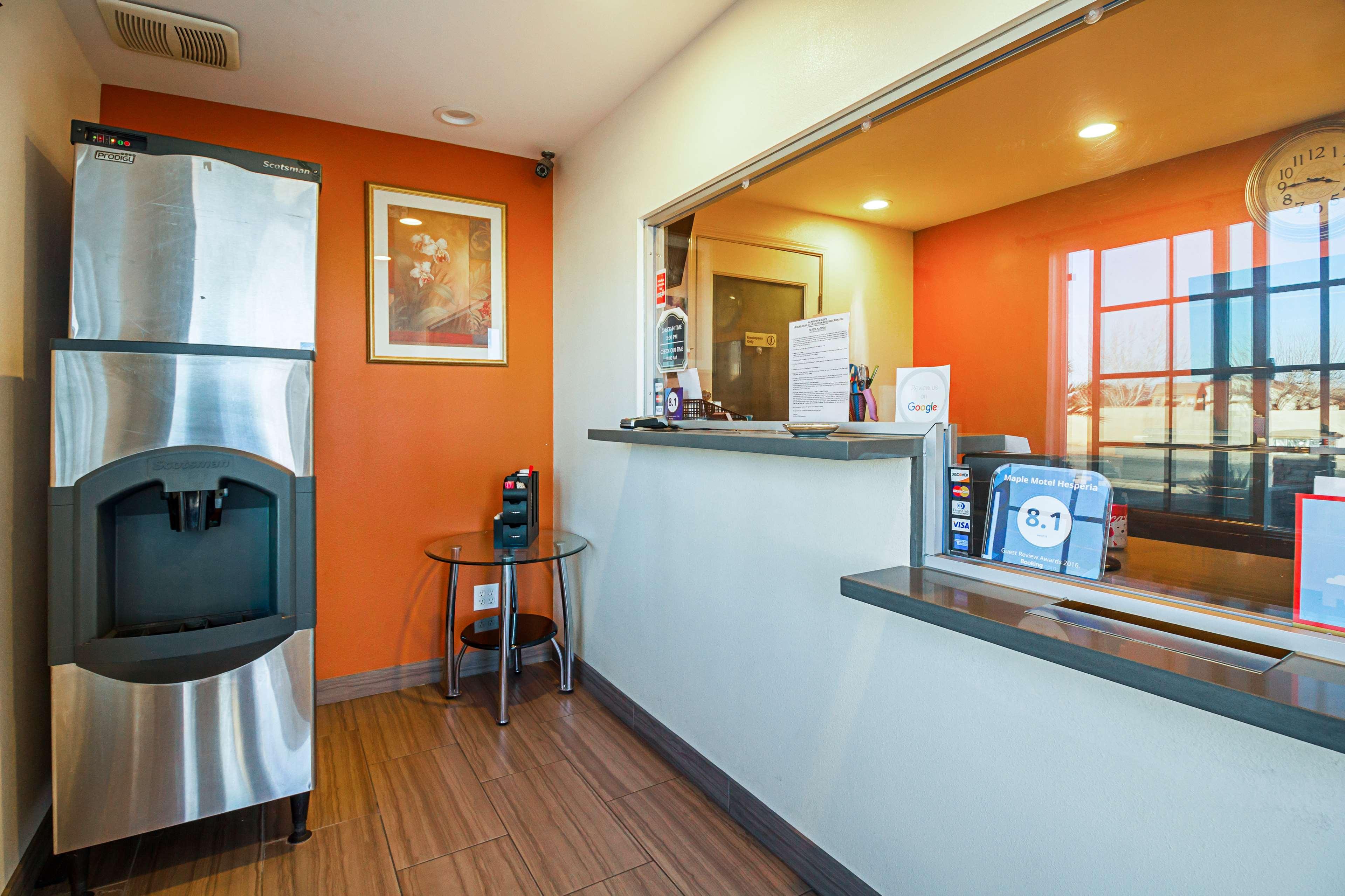 Motel6 Hesperia, CA - East 25/34