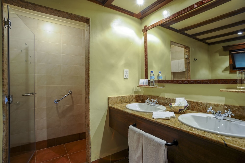 Ngorongoro Serena Safari Lodge 57/58