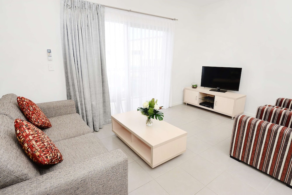 Oaks Middlemount Suites 37/53