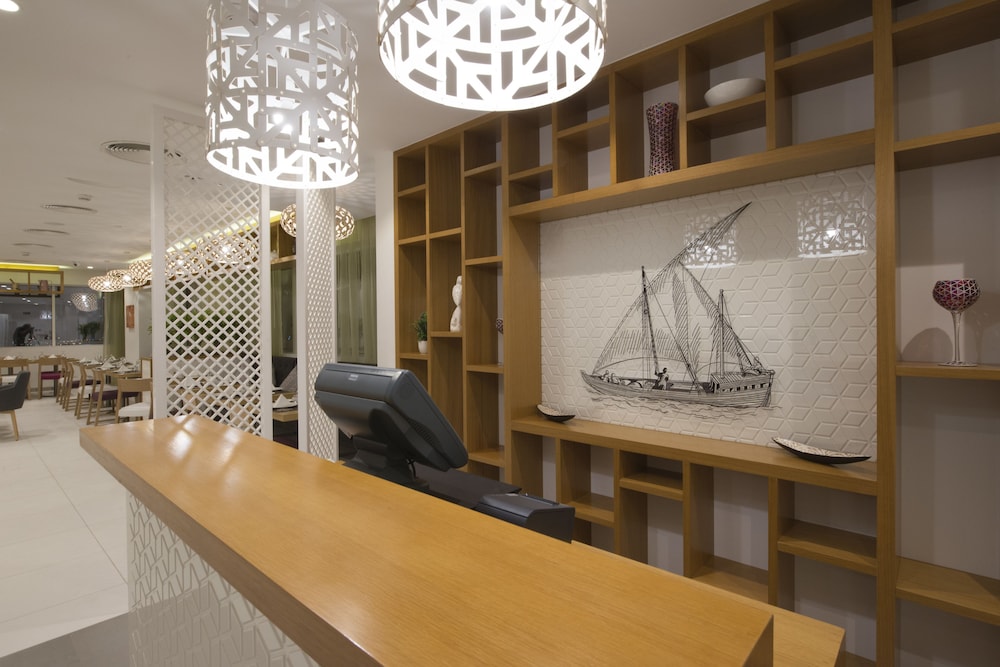 Ibis Styles Manama Diplomatic Area 10/82