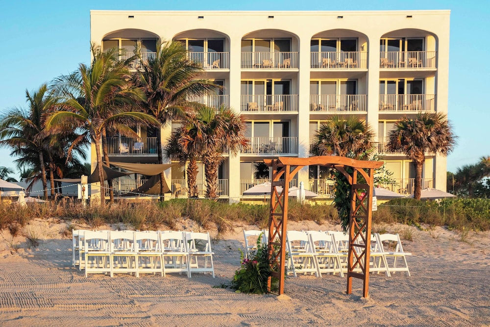 Costa d'Este Beach Resort & Spa 65/74