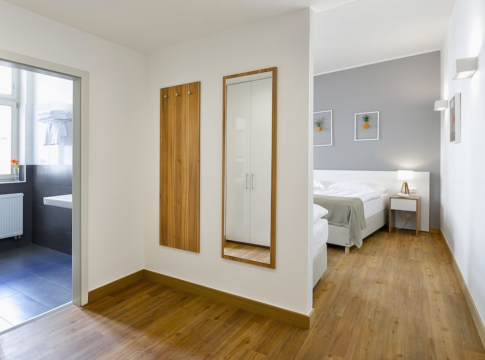 Hotel Garden Court 30/72