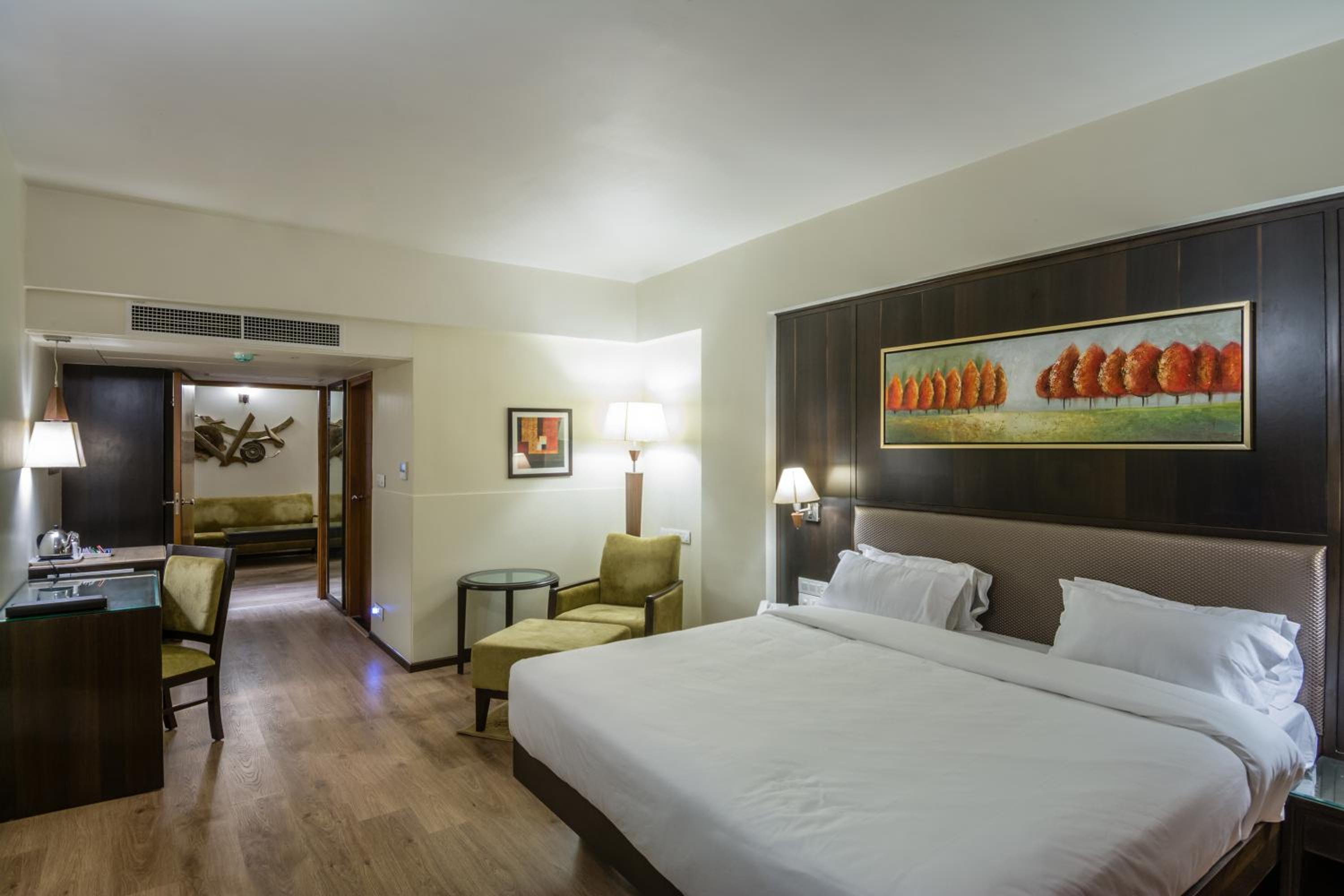 Super, Deluxe, Double or Twin Bed